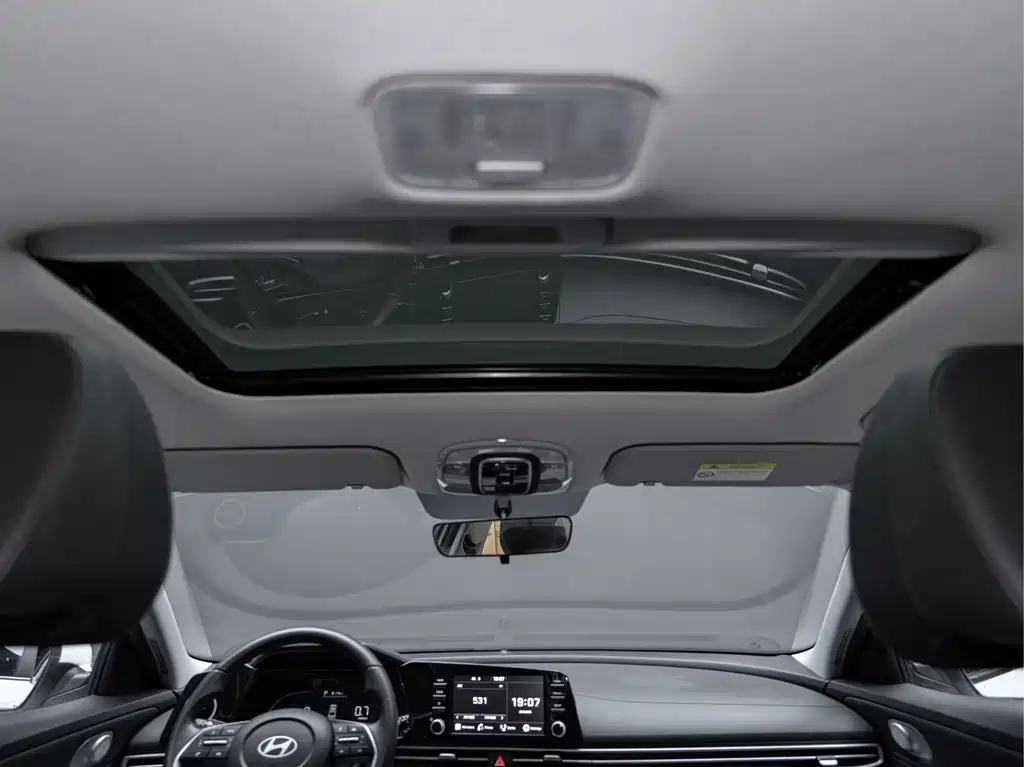 Hyundai Elantra — миниатюра 18