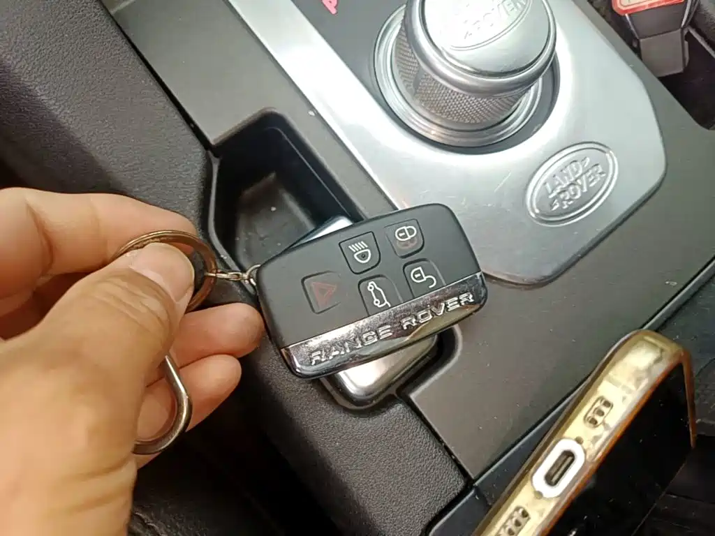 Land Rover Discovery — миниатюра 9