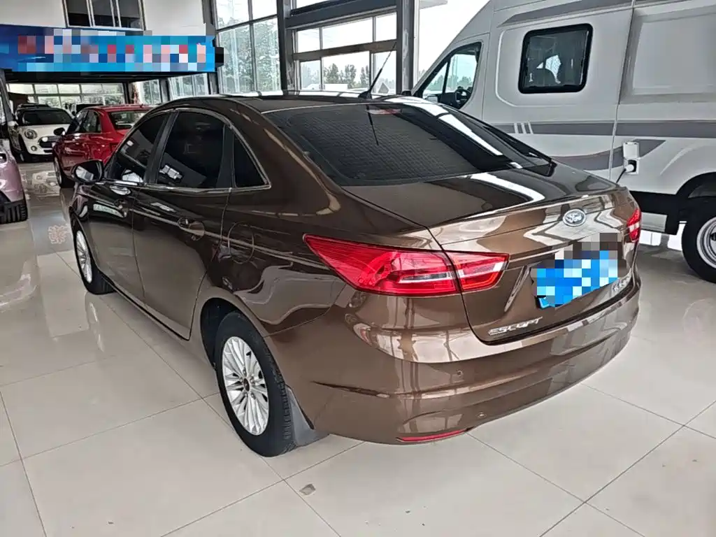 Ford Escort — миниатюра 5