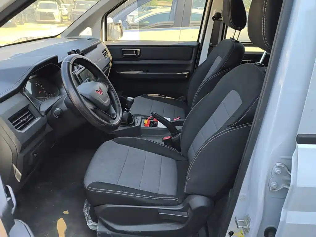 Wuling Hongguang PLUS — миниатюра 20