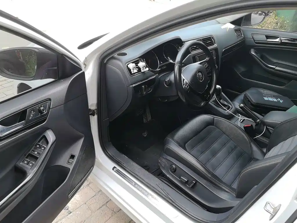 Volkswagen Sagitar — миниатюра 17