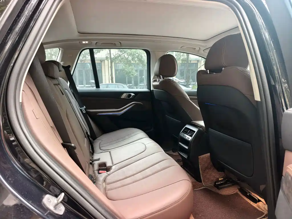 BMW X5 (Import) — миниатюра 11