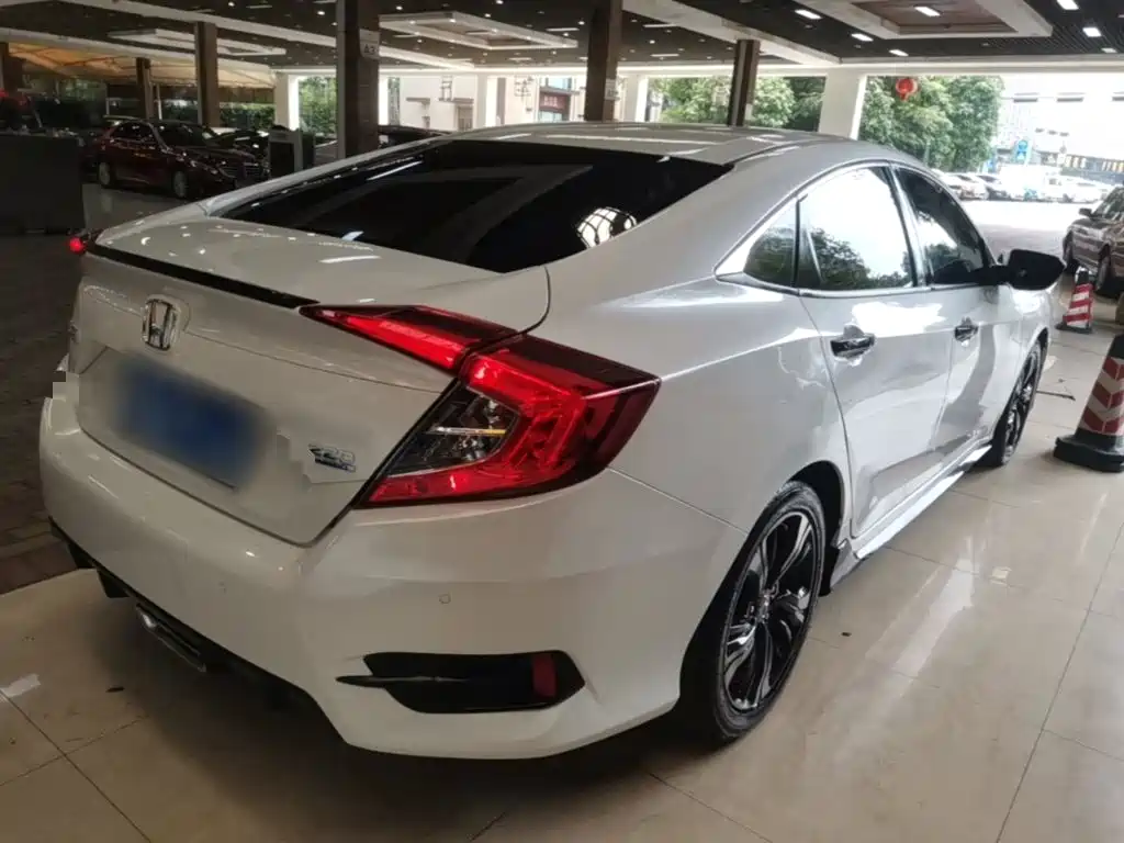 Honda Civic — миниатюра 7