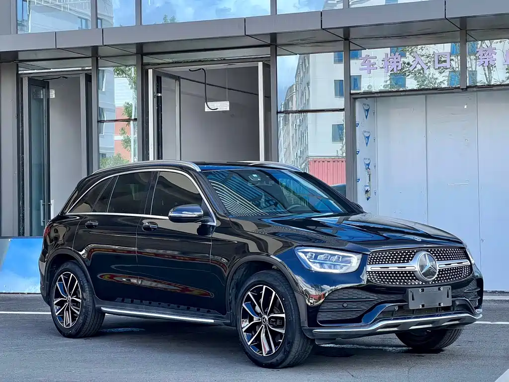 MERCEDES-BENZ GLC