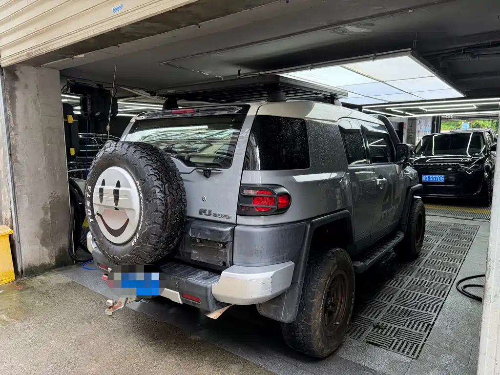 Toyota FJ Cruiser — миниатюра 4
