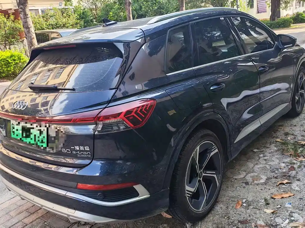 Audi Q4 e-tron — миниатюра 2