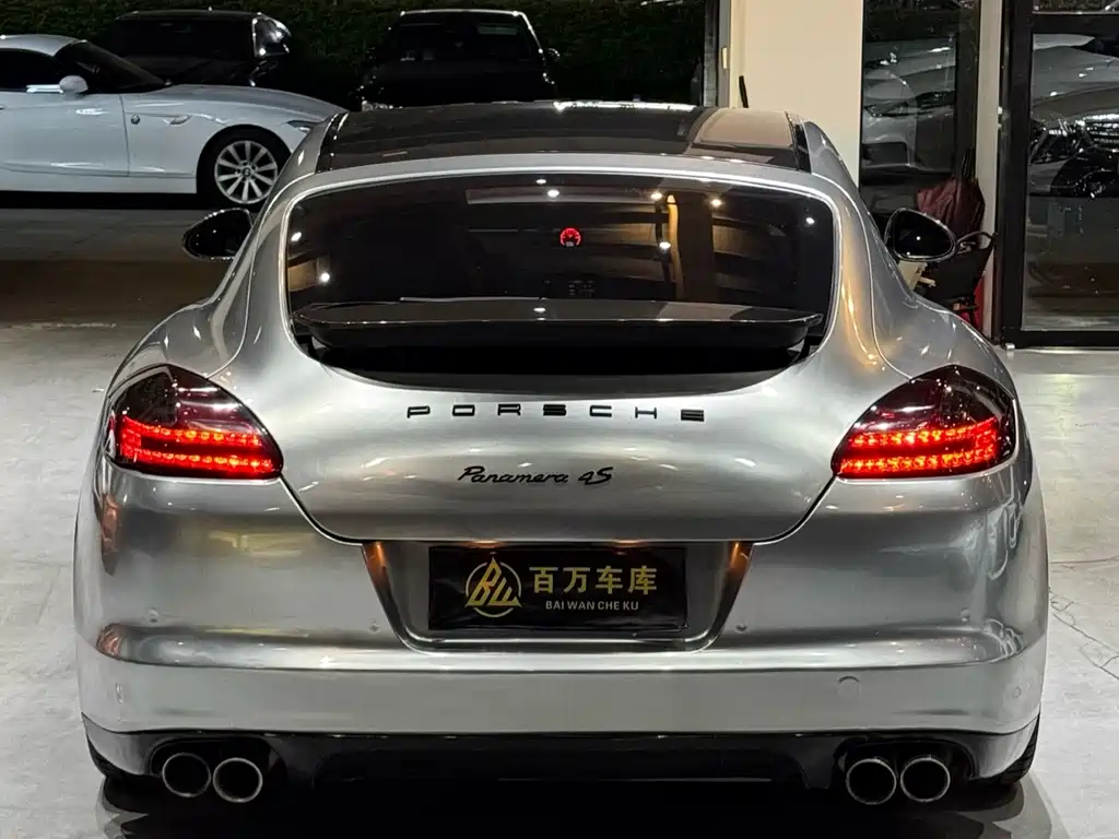 Porsche Panamera 2010 Panamera 4 3.6L