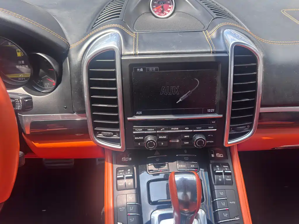 Porsche Cayenne — миниатюра 17