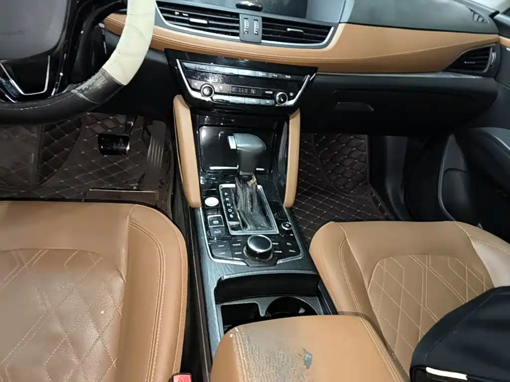 Borgward BX7 — миниатюра 14