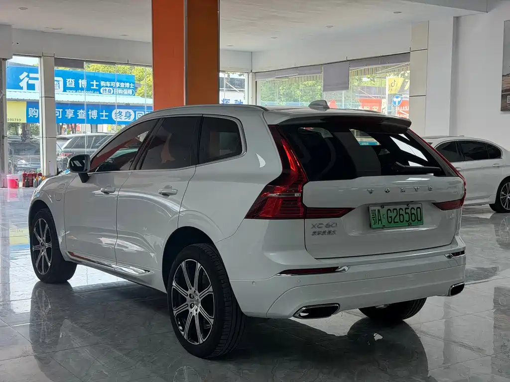 Volvo XC60 PHEV — миниатюра 17