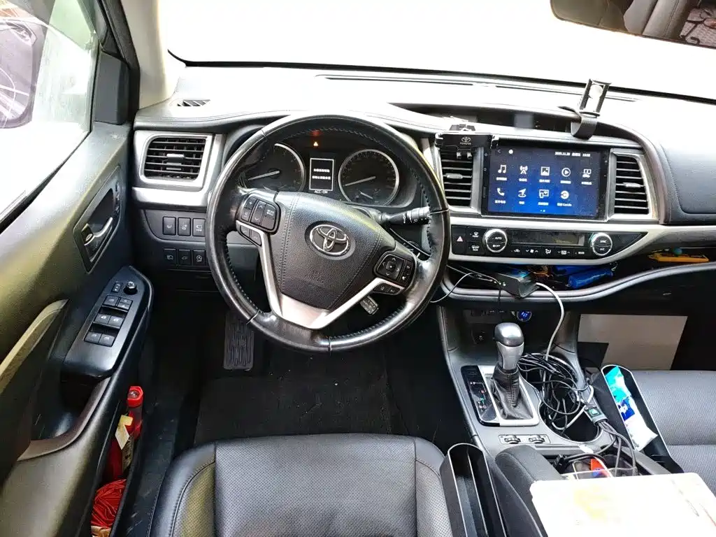 Toyota Highlander 2018 2.0T 7 мест V