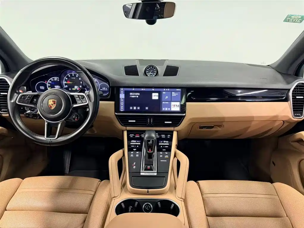 Porsche Cayenne Hybrid — миниатюра 9