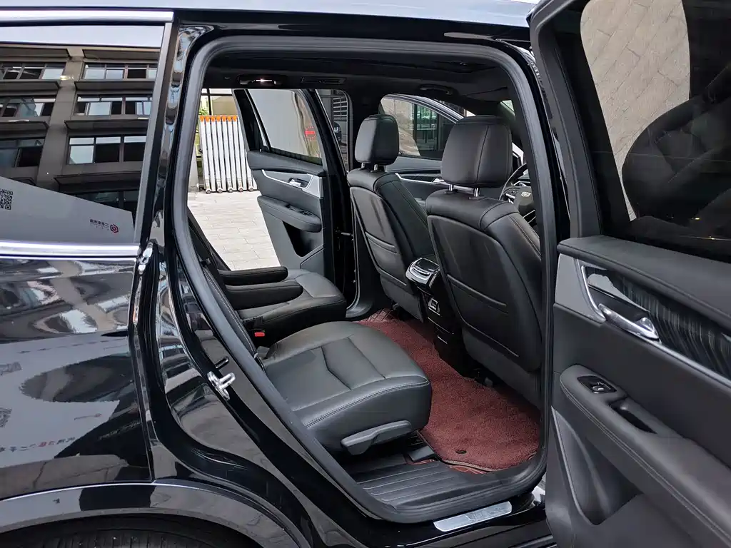 Cadillac XT6 — миниатюра 12