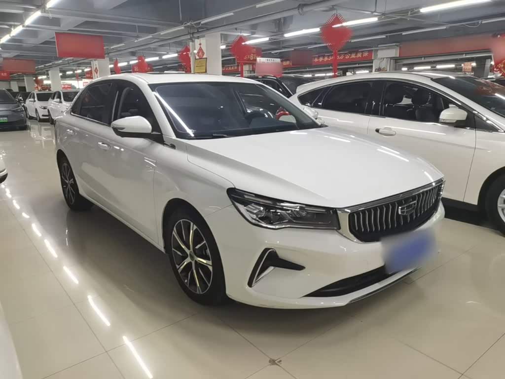 Geely Emgrand 1.5 л 2022 г. Белый, пробег 35700 км
