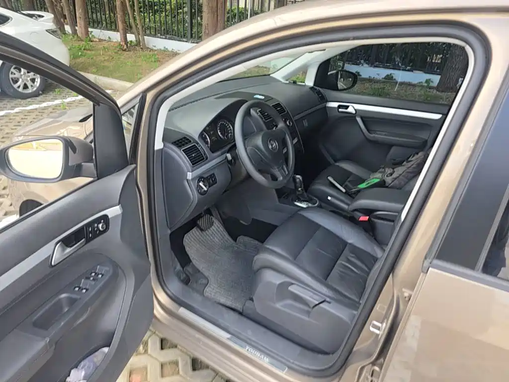 Volkswagen Touran — миниатюра 21