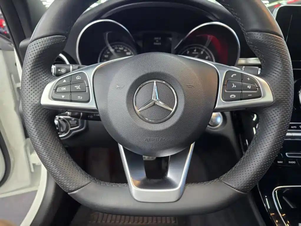 Mercedes-Benz C-Class — миниатюра 7