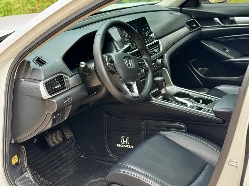 Honda Accord — миниатюра 7