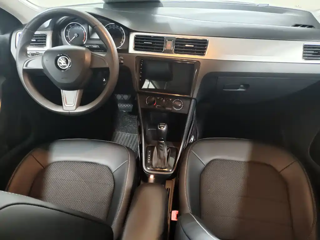Skoda Rapid Spaceback — миниатюра 4