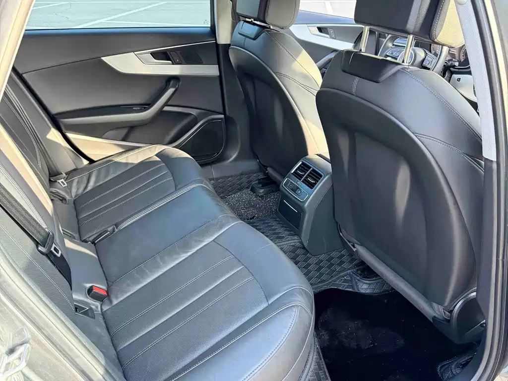 Audi A4L — миниатюра 5