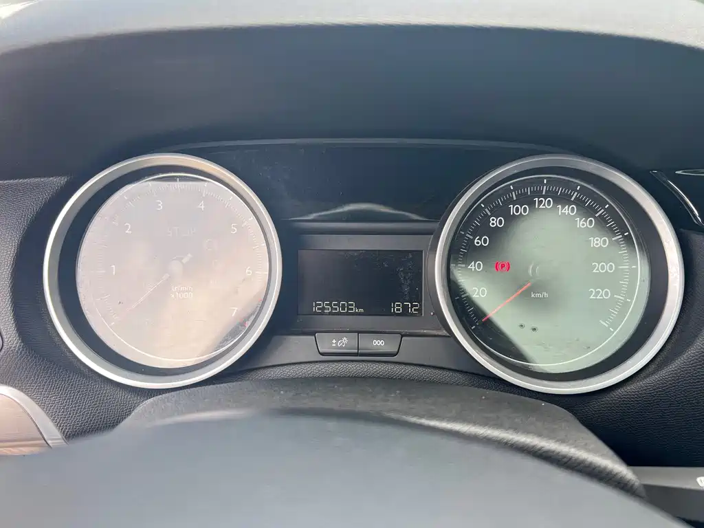 Peugeot 408 — миниатюра 10
