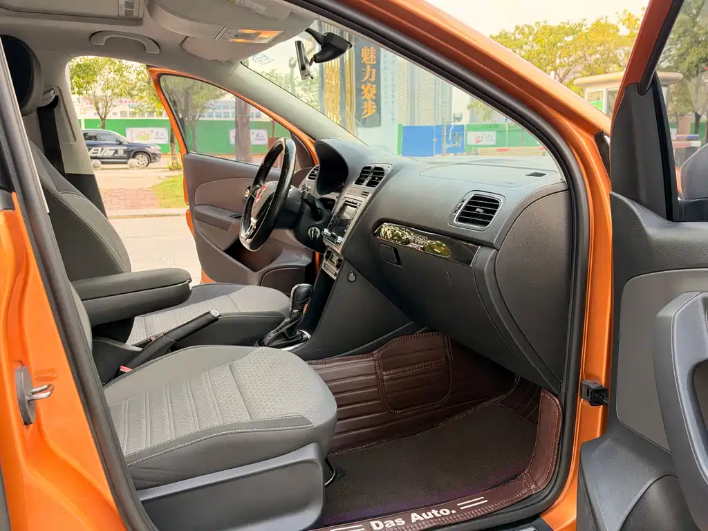 Volkswagen Polo — миниатюра 7