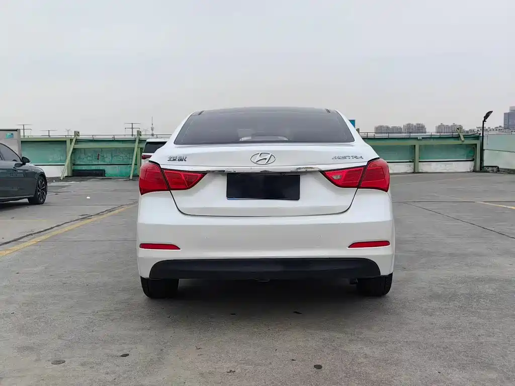 Hyundai Mistra — миниатюра 8