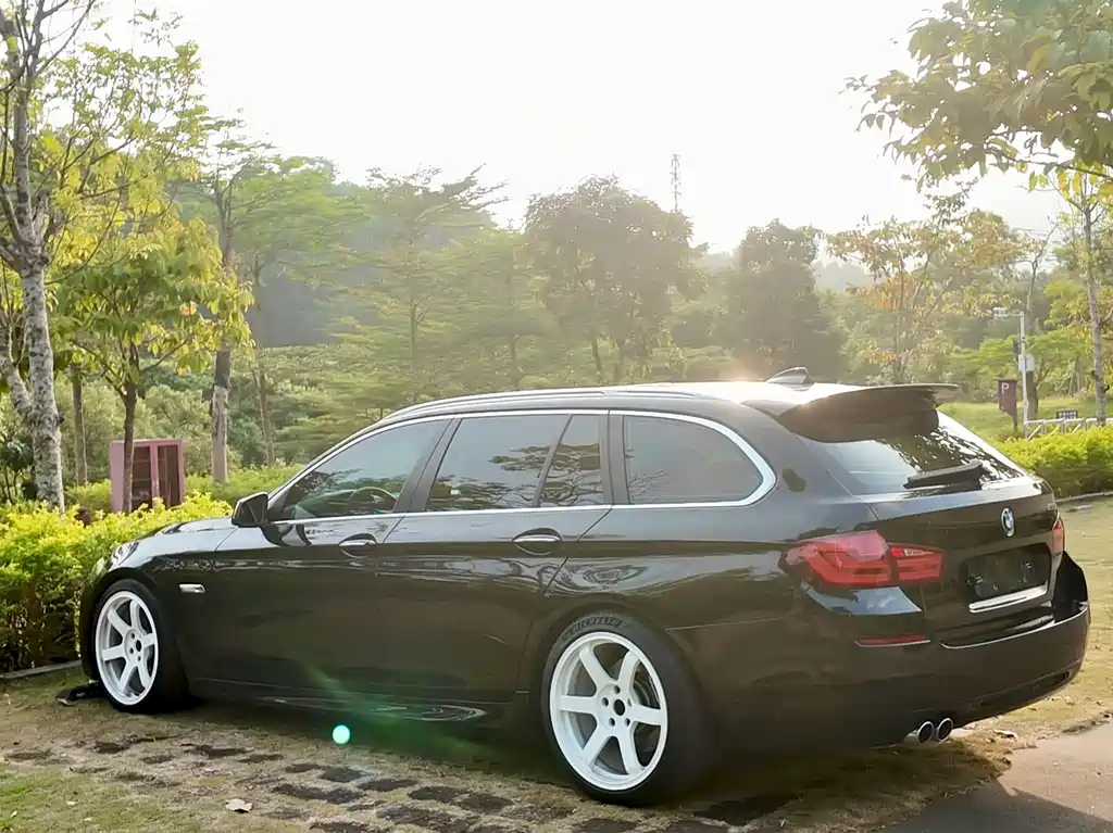 BMW 5 Series (Import) — миниатюра 43