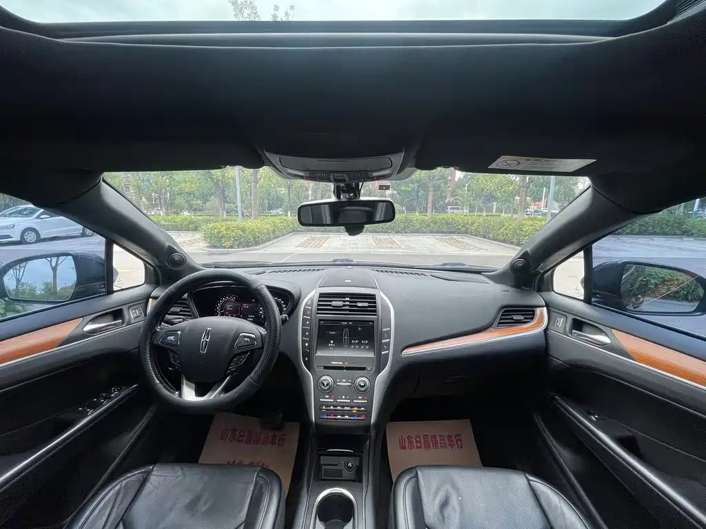 Lincoln MKC — миниатюра 13