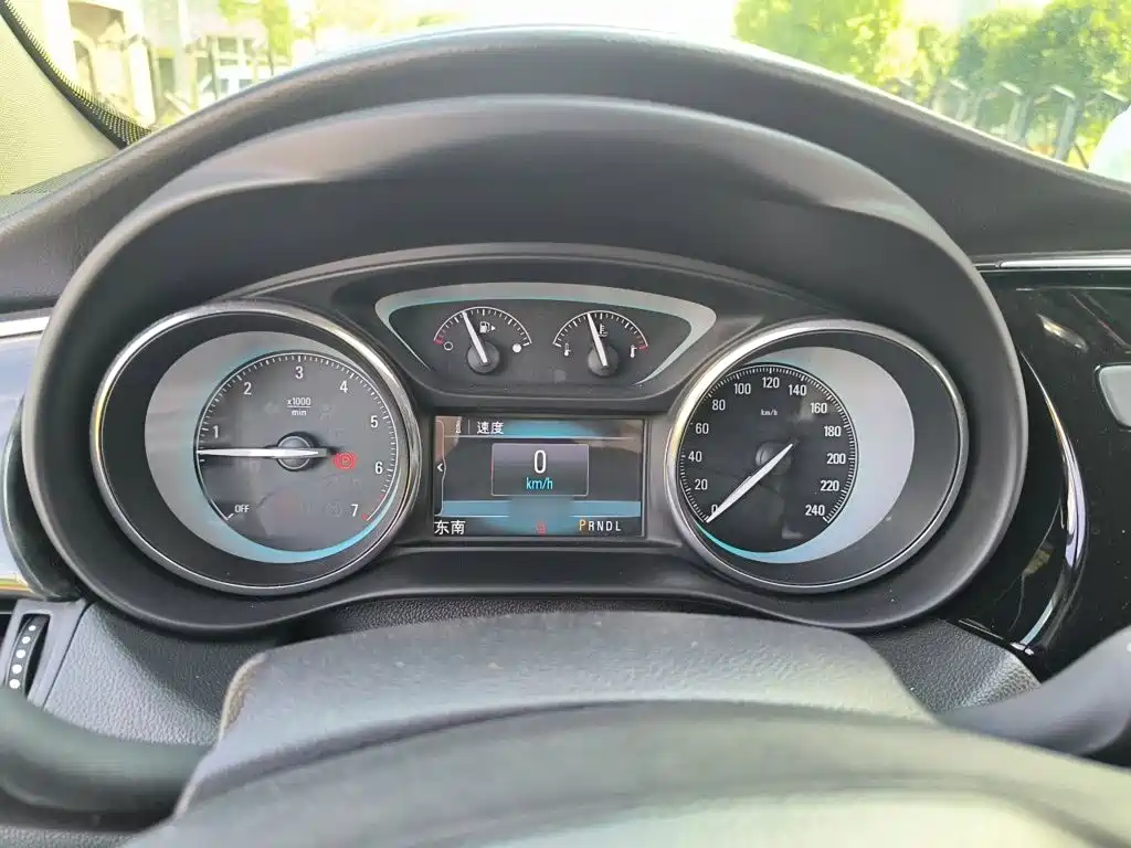 Buick Envision Plus — миниатюра 4