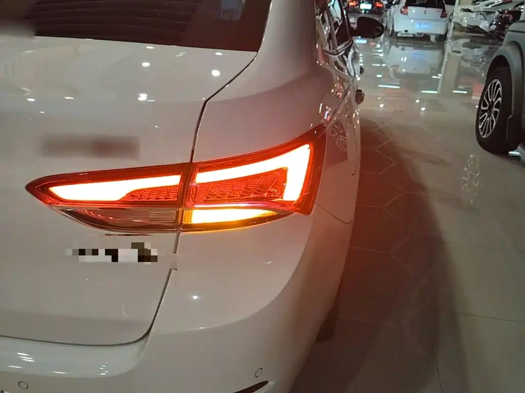 Buick Excelle — миниатюра 8