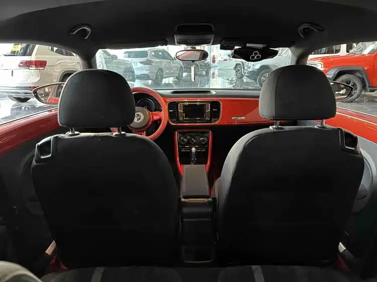 VOLKSWAGEN BEETLE