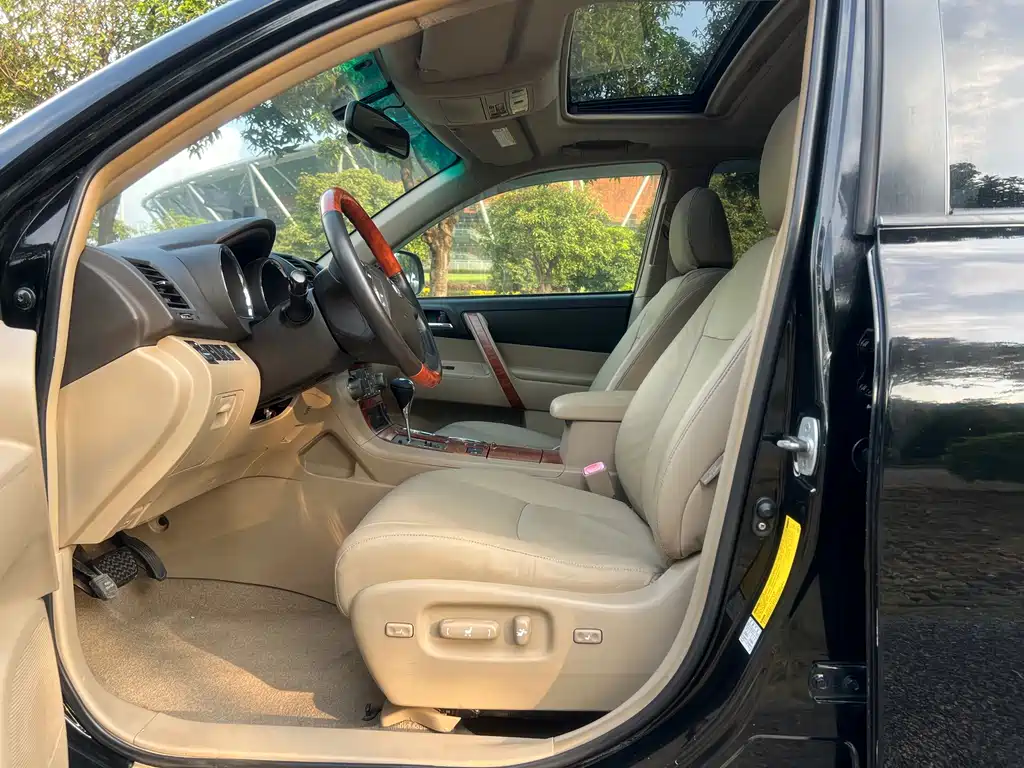 Toyota Highlander (Import) — миниатюра 9