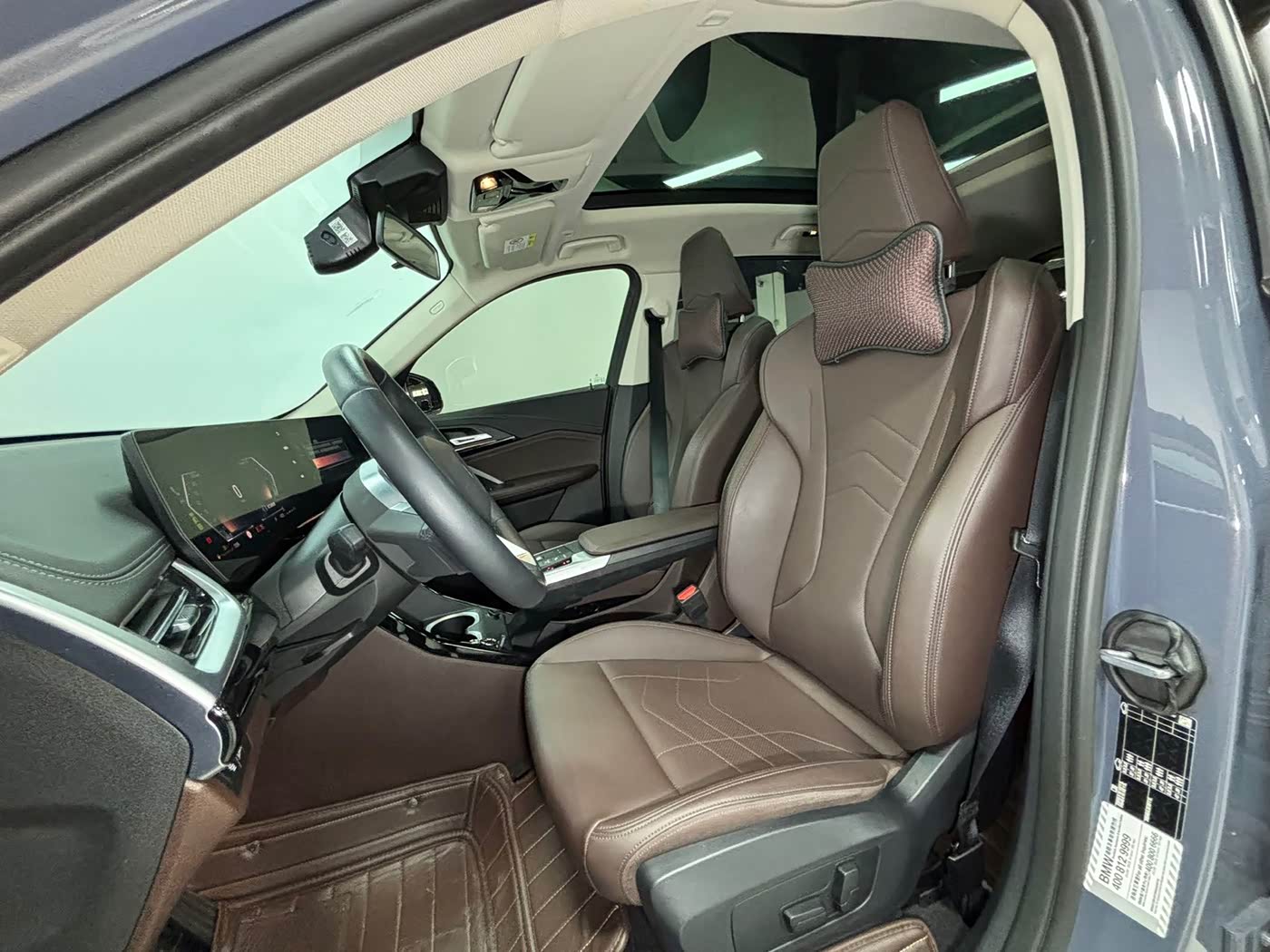 BMW X1 1.5 л 2023 г. Серебристо-серый, пробег 13000 км