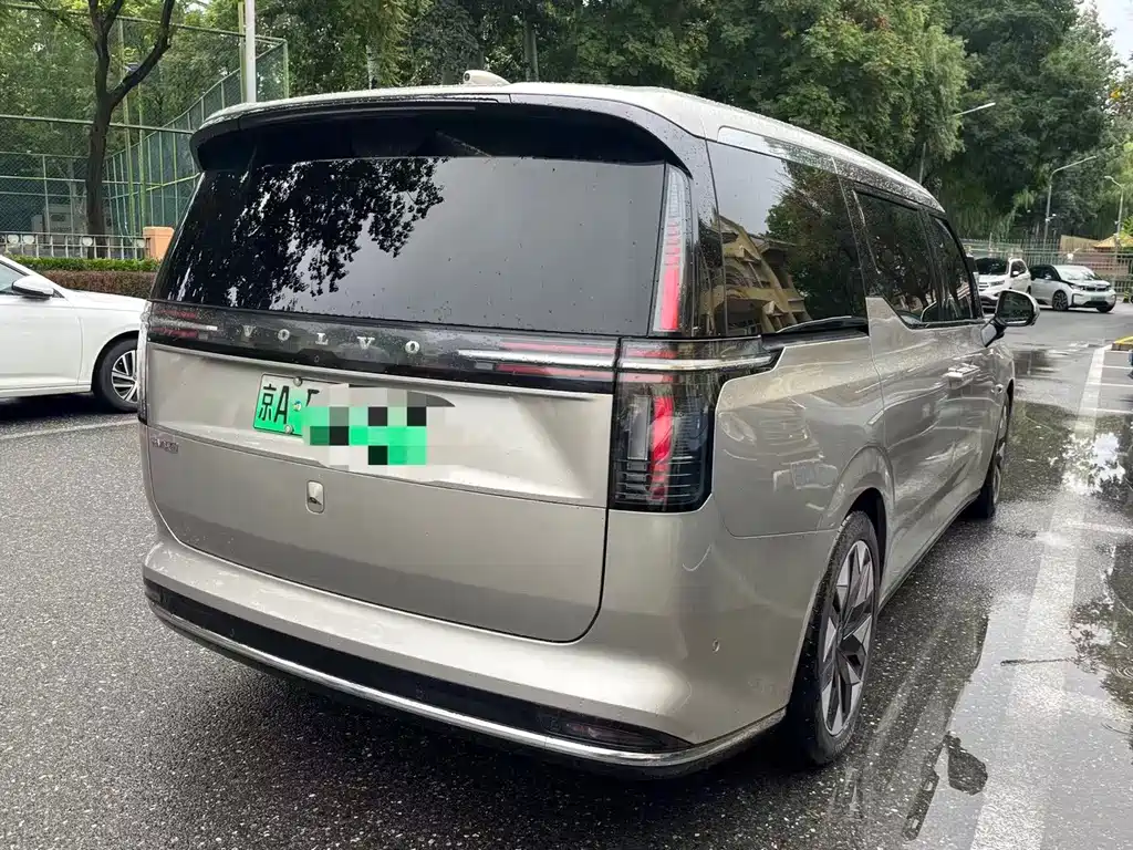 Volvo EM90 — миниатюра 12