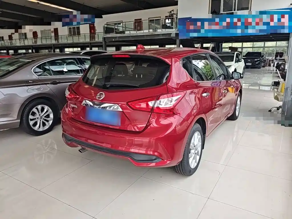 Nissan Tiida — миниатюра 7