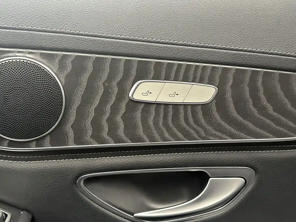 Mercedes-Benz C-Class — миниатюра 14