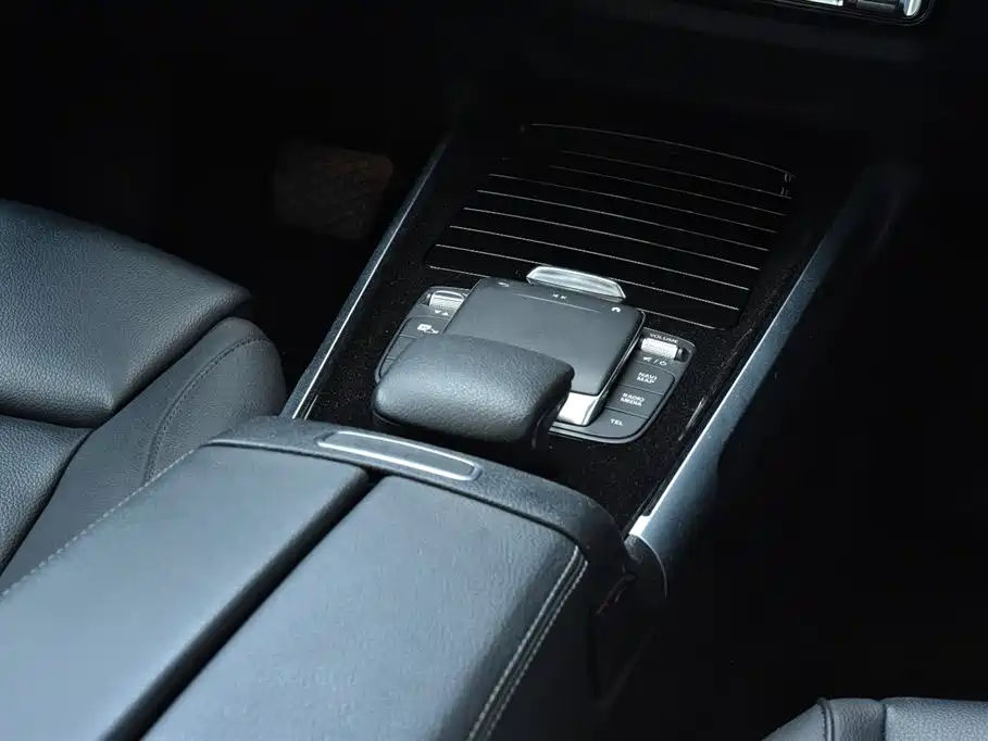 Mercedes-Benz GLB — миниатюра 22