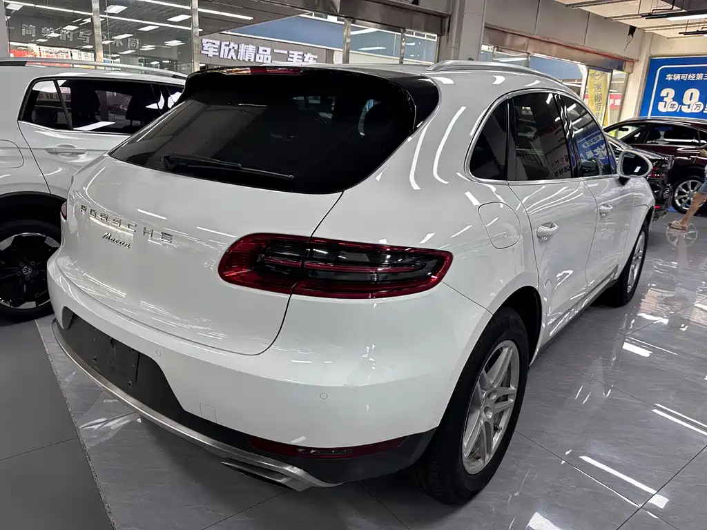Porsche Macan — миниатюра 11
