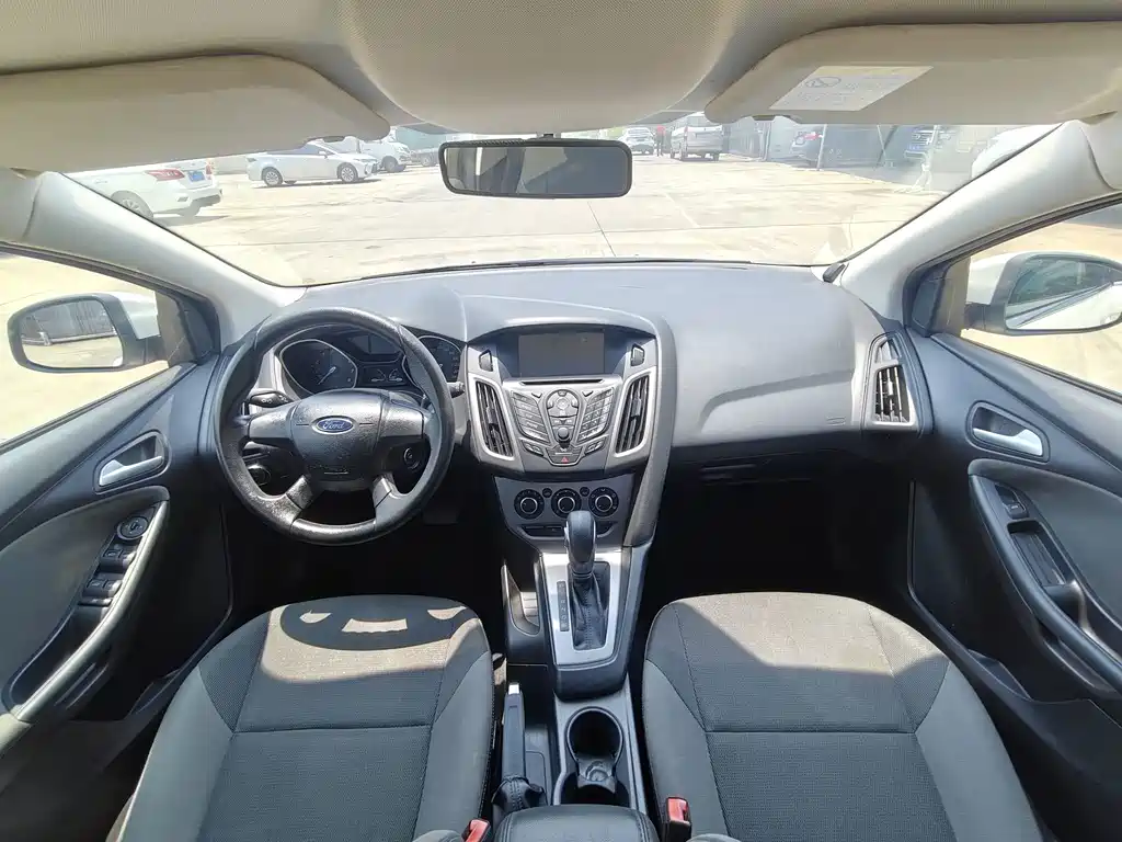 Ford Focus Hatchback 1.6L Auto Comfort Type, фото 7