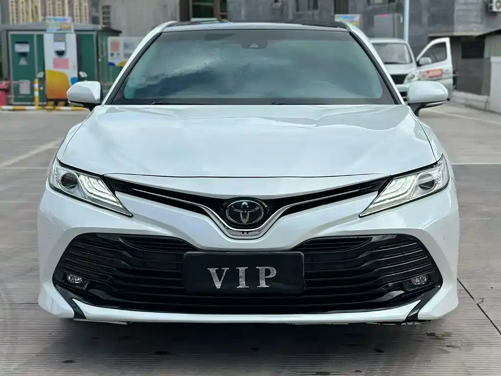 Toyota Camry — миниатюра 3