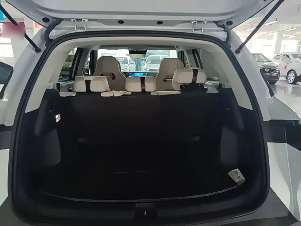 BYD Yuan UP — миниатюра 19