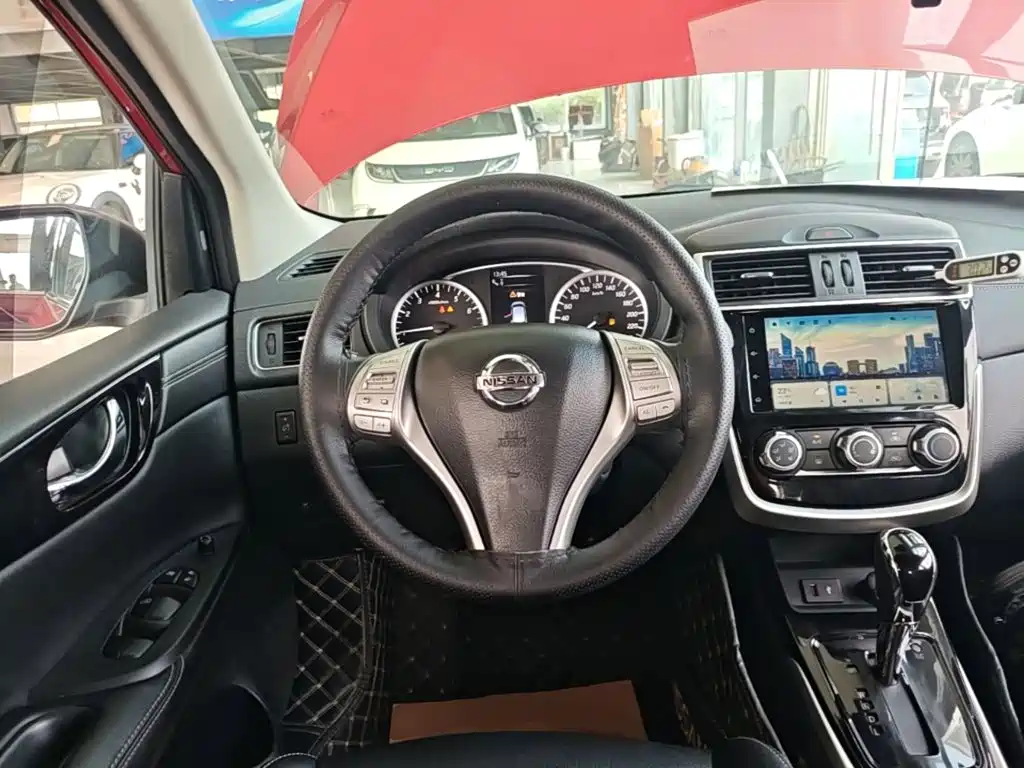 Nissan Tiida — миниатюра 11
