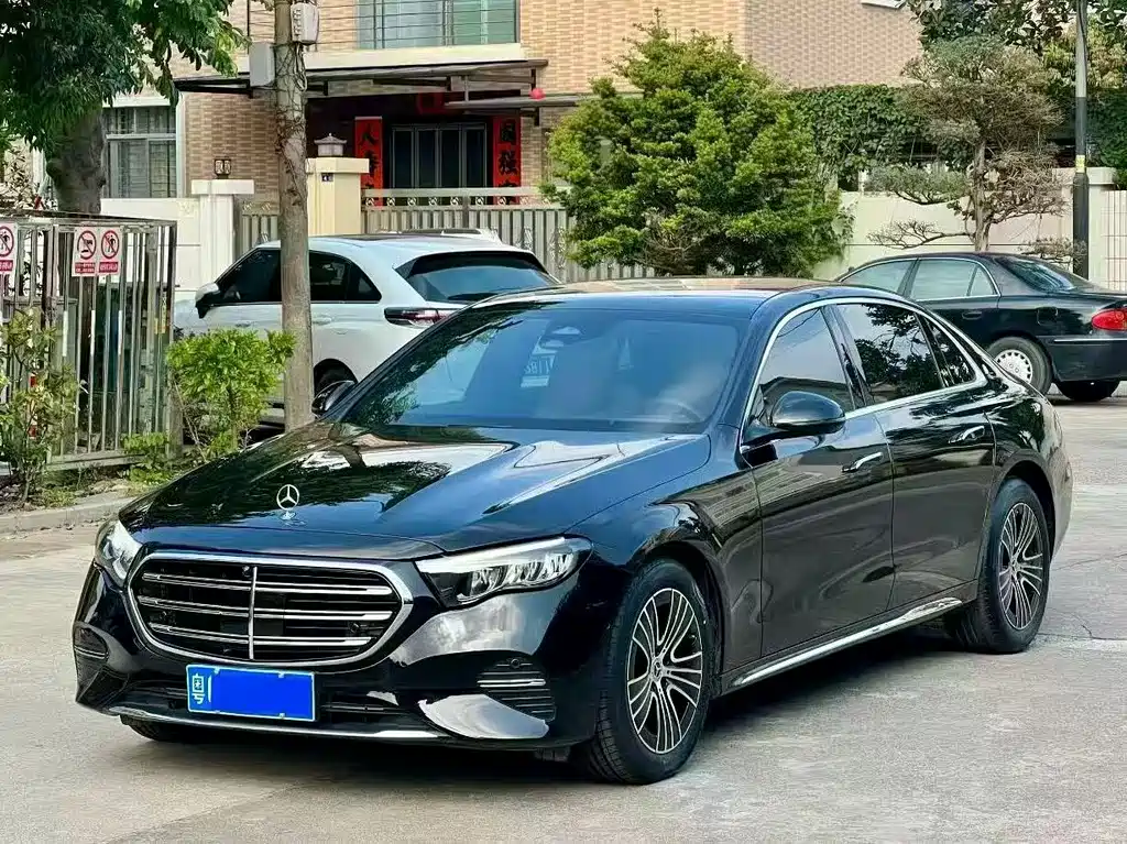 Mercedes-Benz E-Class 2024