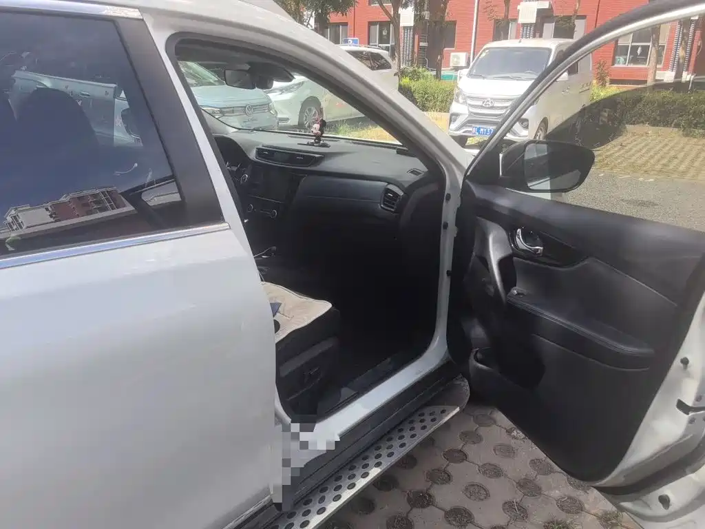 Nissan X-Trail — миниатюра 18