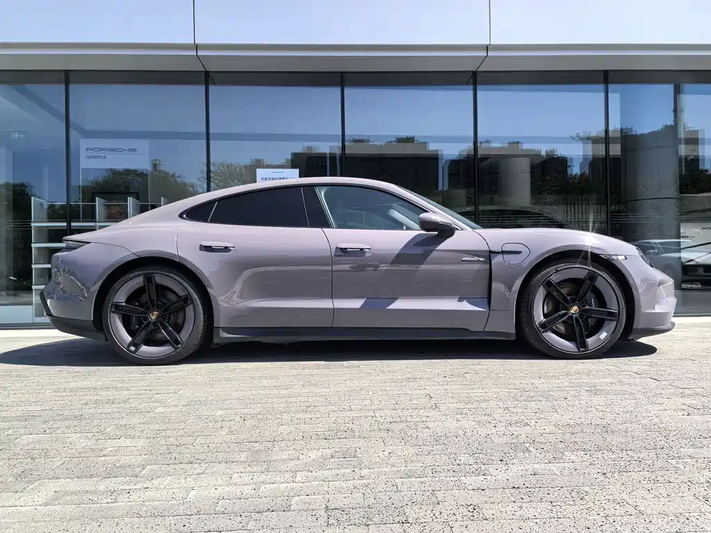 Porsche Taycan 2025 Taycan