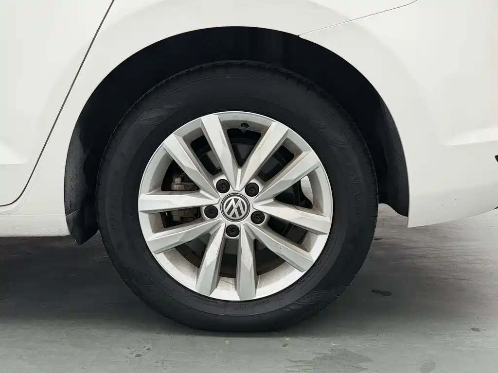 Volkswagen Touran — миниатюра 14