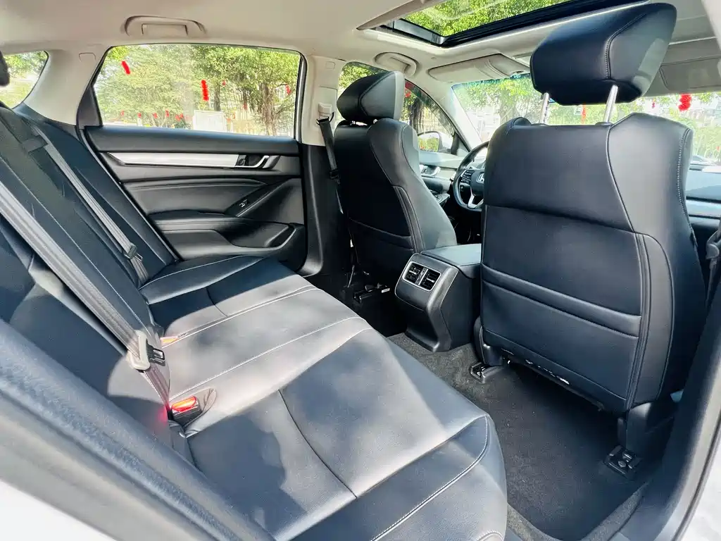 Honda Accord — миниатюра 11