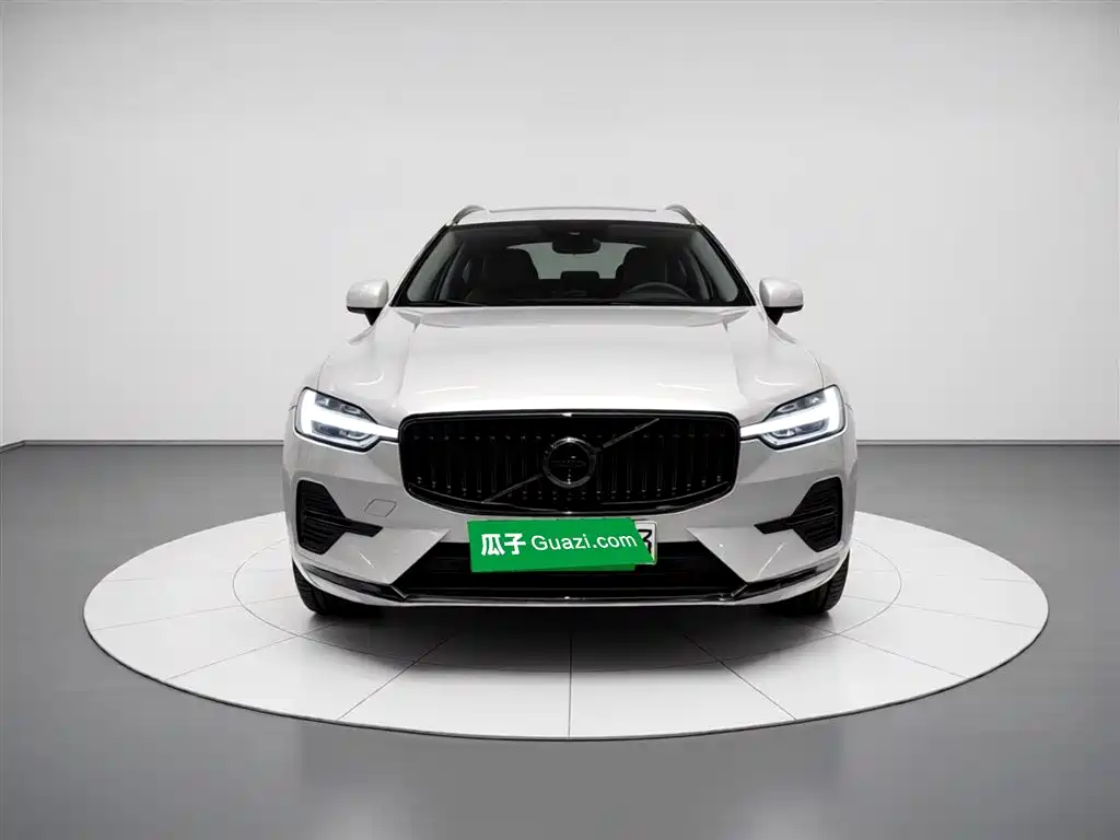 Volvo XC60 2023 T8 Luxury