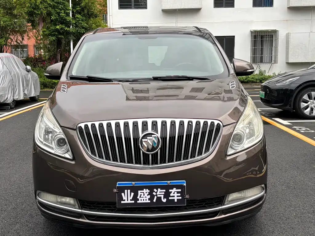 Buick GL8 2011 2.4L CT Luxury Comfort