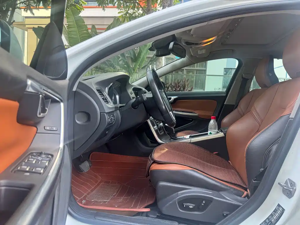 Volvo S60 — миниатюра 3